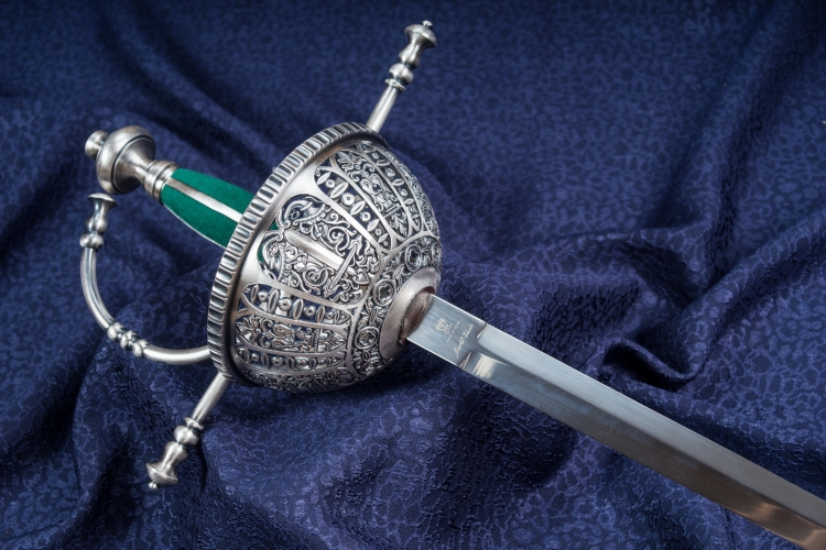 spanyol-kosaras-kard-enez