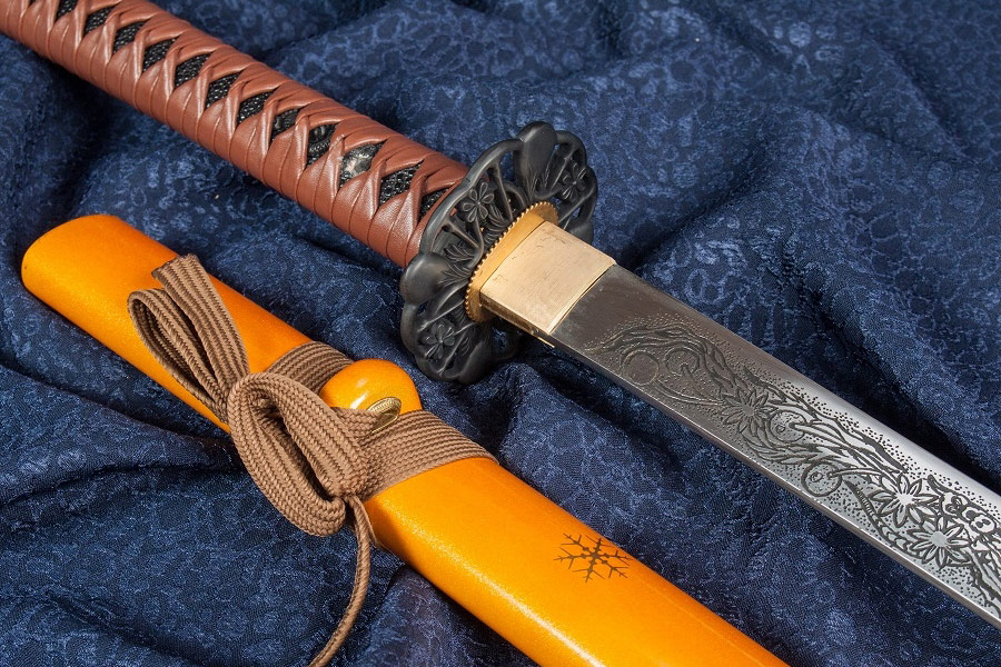 babydoll-katanaja-alomhaboru-FROm