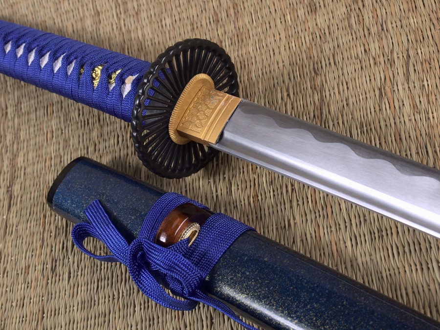 keleti-japan-fegyverek-katanak-akita-katana-1-Si4M