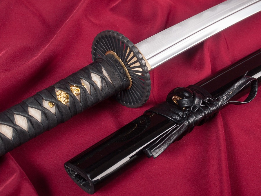 keleti-japan-fegyverek-katanak-naka-katana-2-EGMf