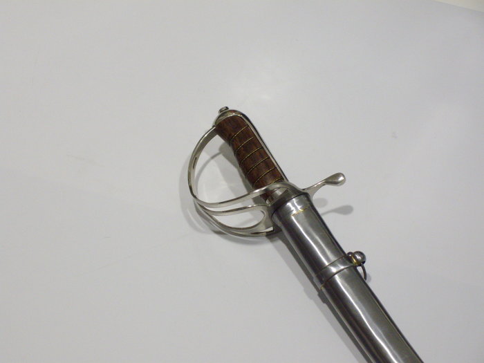 replika-fegyverek-ujkor-angol-konnyulovassagi-szablya-19-szazad-light-brigade-2-Fd5h