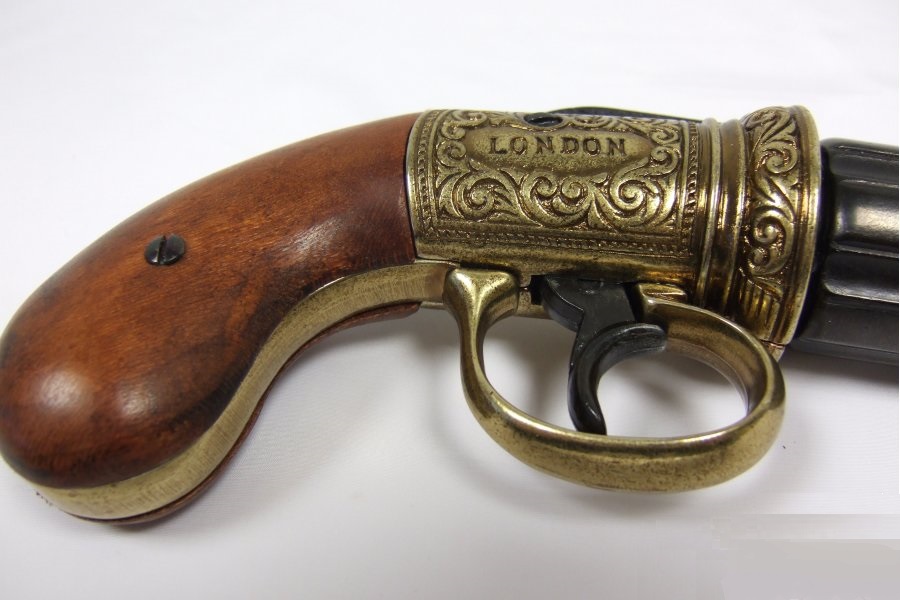 replika-korabeli-tuzfegyverek-revolverek-borsszoro-pepper-box-1840-3-ijzI