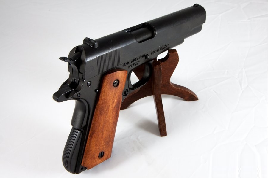 replika-modern-fegyverek-1-vilaghaboru-m1911-automata-pisztoly-45-2-Cfmf