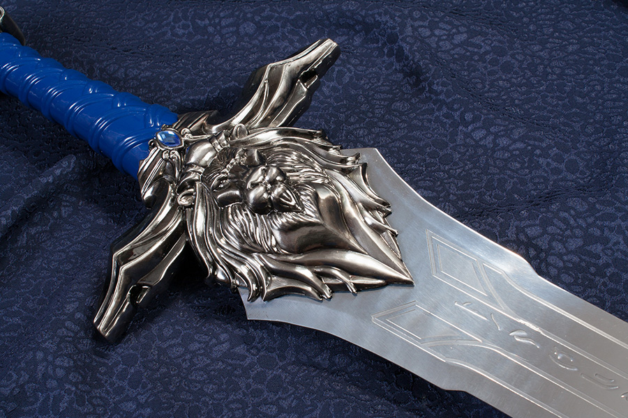 replika-shop-mozi-videojatek-kellekek-fegyverek-world-of-warcraft-azerothi-kiralyi-testorseg-kardja-2-fJP8