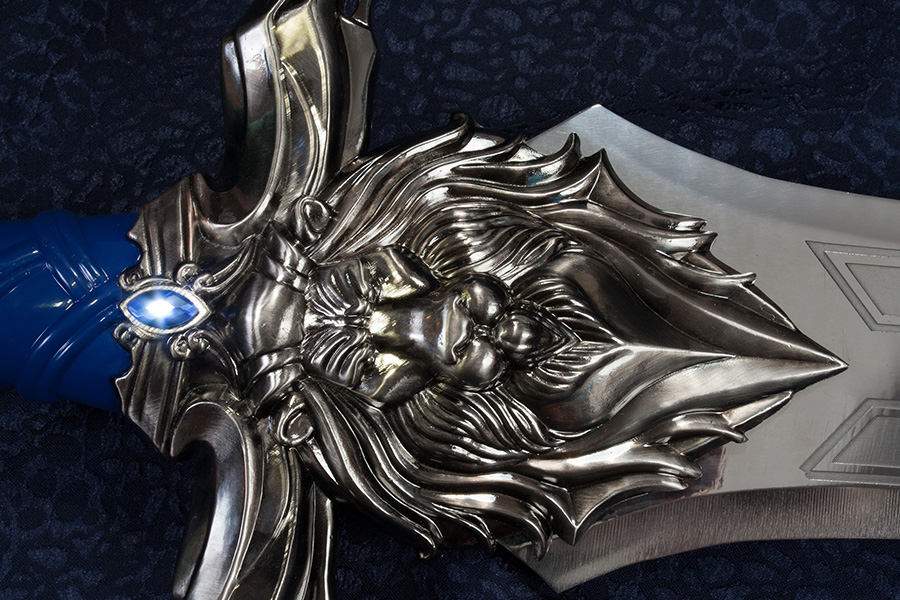 replika-shop-mozi-videojatek-kellekek-fegyverek-world-of-warcraft-azerothi-kiralyi-testorseg-kardja-4-ZZC3