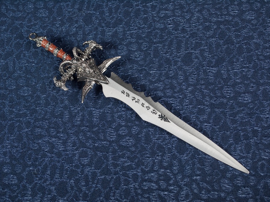 replika-shop-mozi-videojatek-kellekek-fegyverek-world-of-warcraft-frostmourne-levelbonto-1-k94e